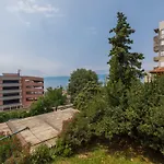 Riviera Apartament *